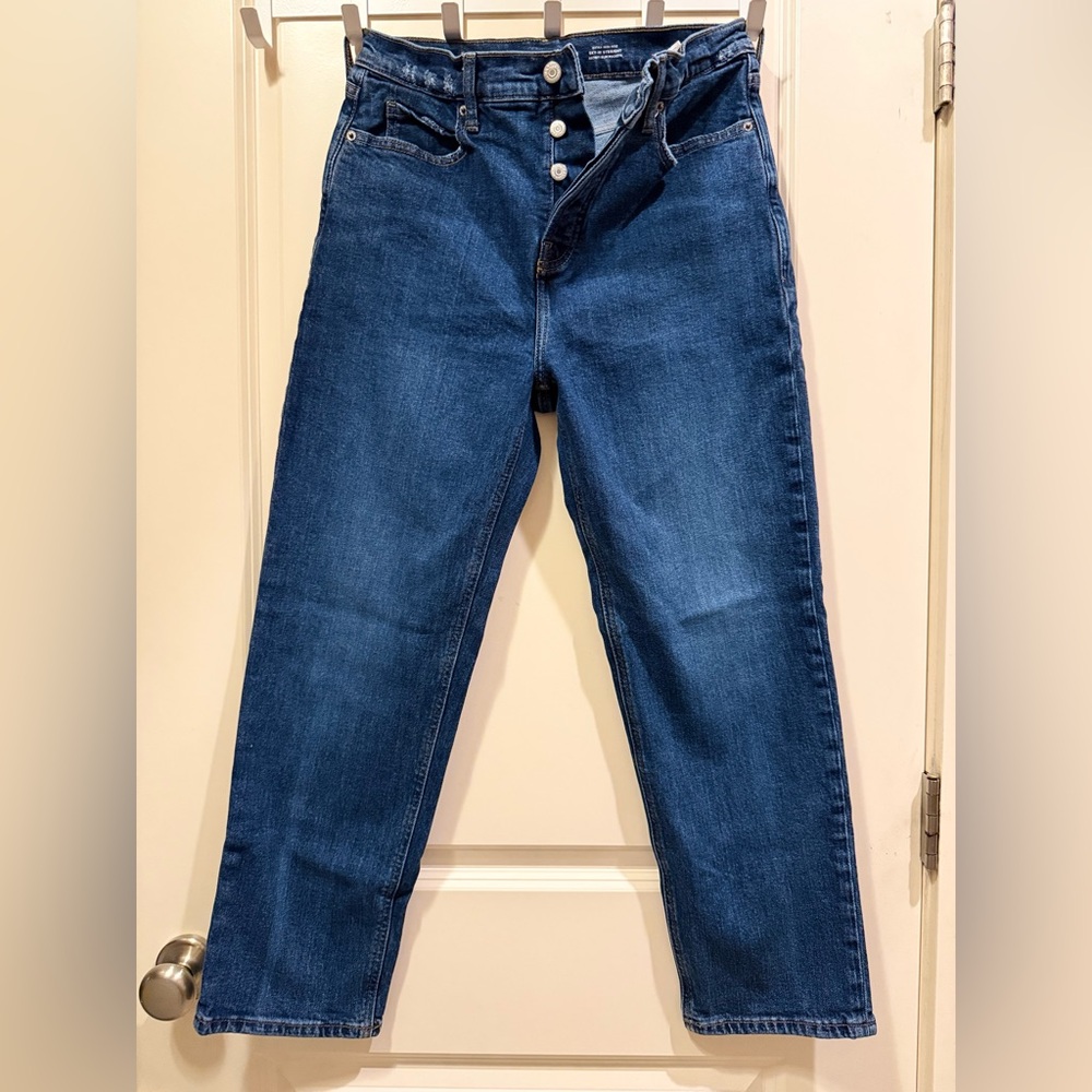 Old Navy Extra High-Rise Ski-Hi Straight Jeans